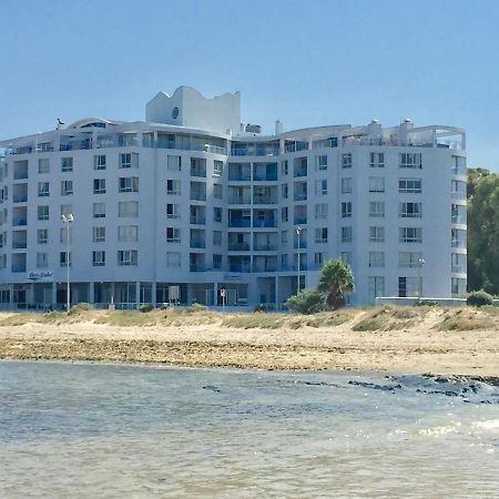Ocean Breeze Hotel Strand Ngoại thất bức ảnh