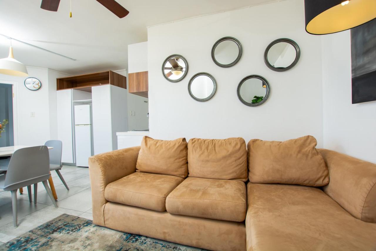 Ocean Breeze Hotel Strand Ngoại thất bức ảnh