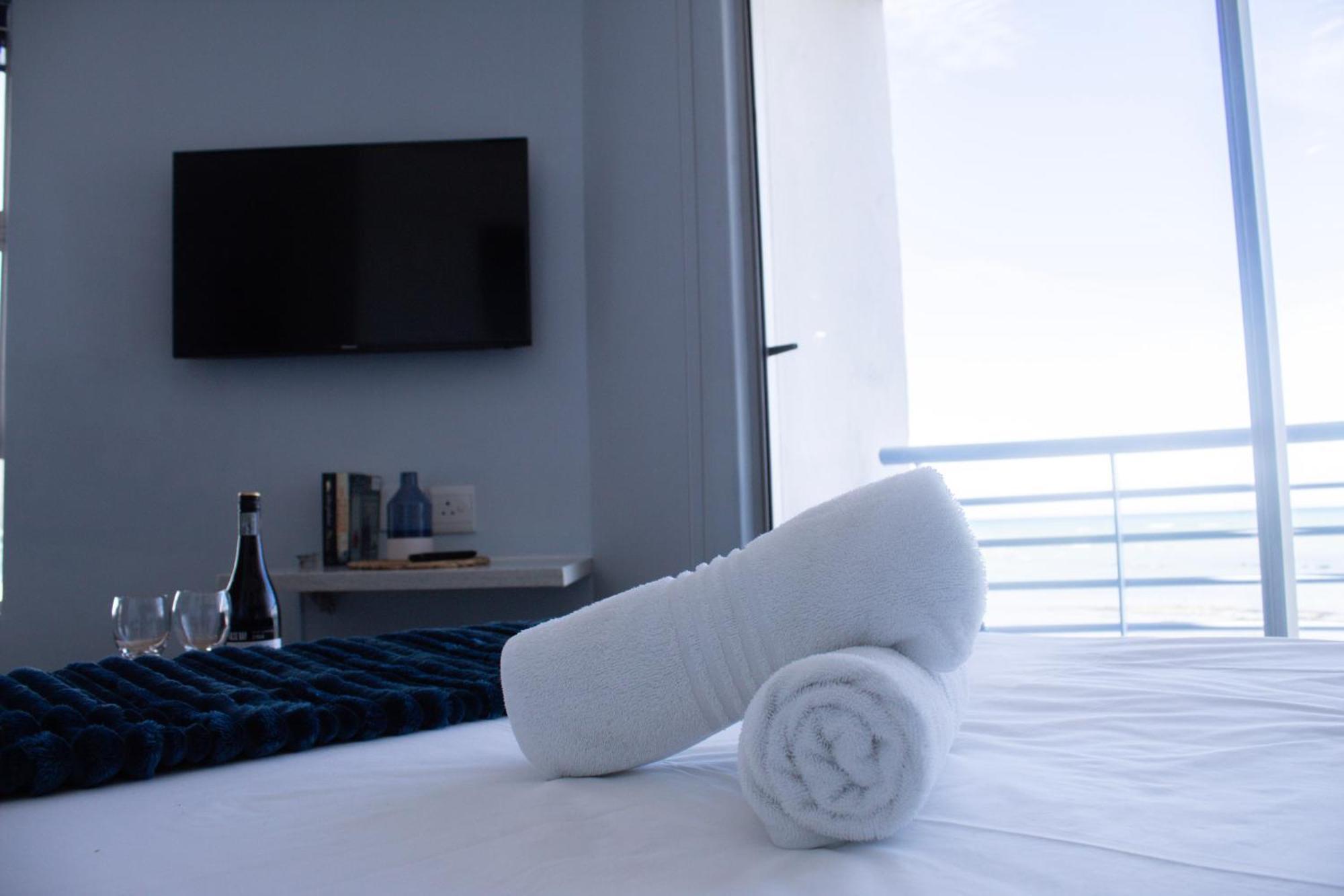 Ocean Breeze Hotel Strand Ngoại thất bức ảnh