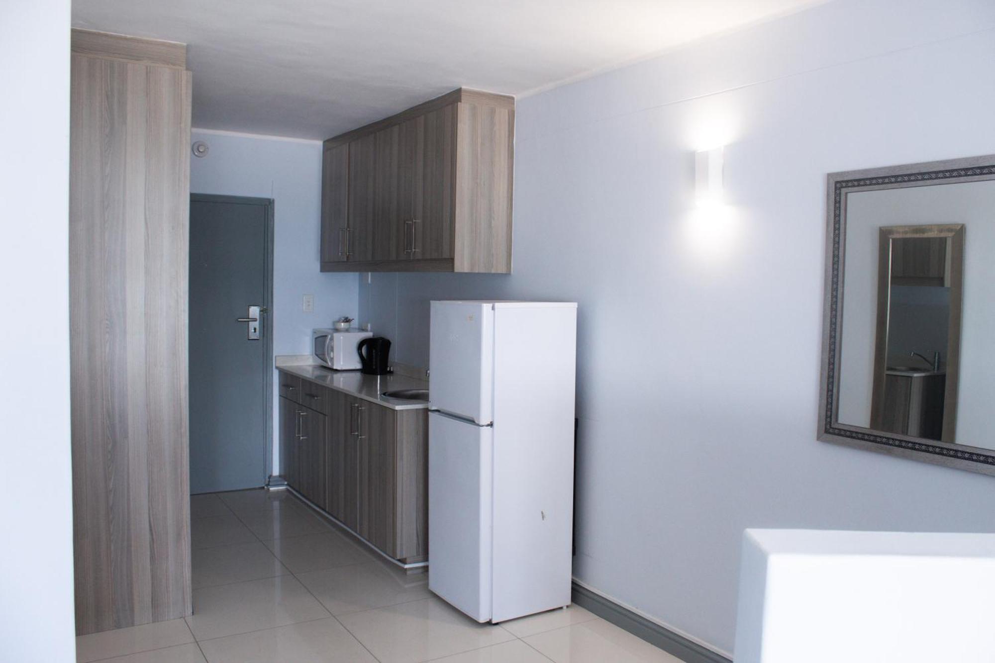 Ocean Breeze Hotel Strand Ngoại thất bức ảnh