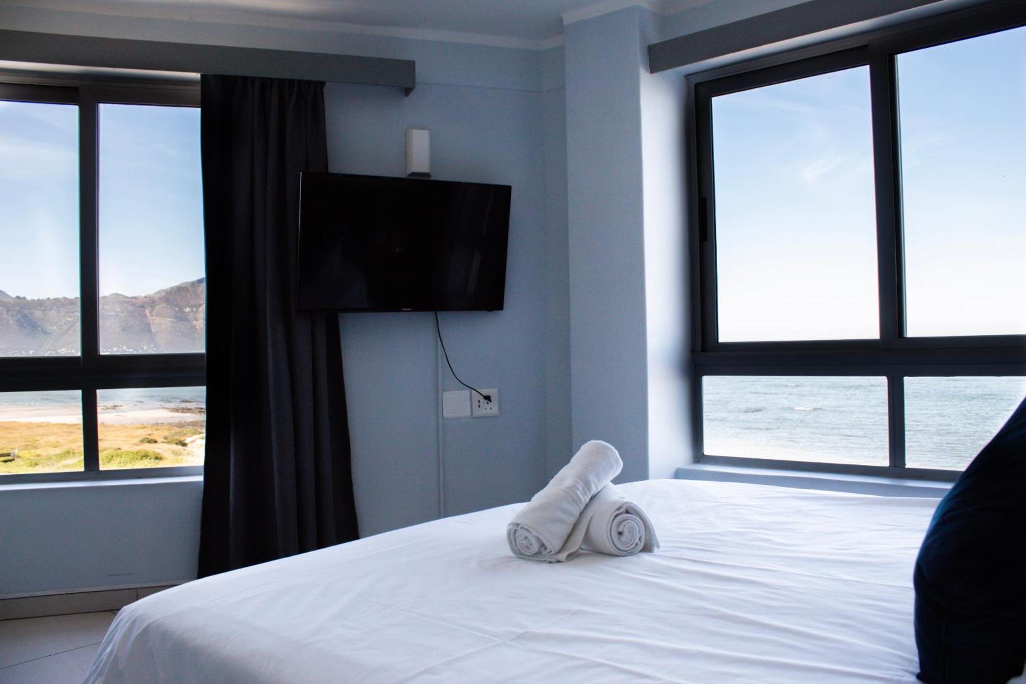 Ocean Breeze Hotel Strand Ngoại thất bức ảnh